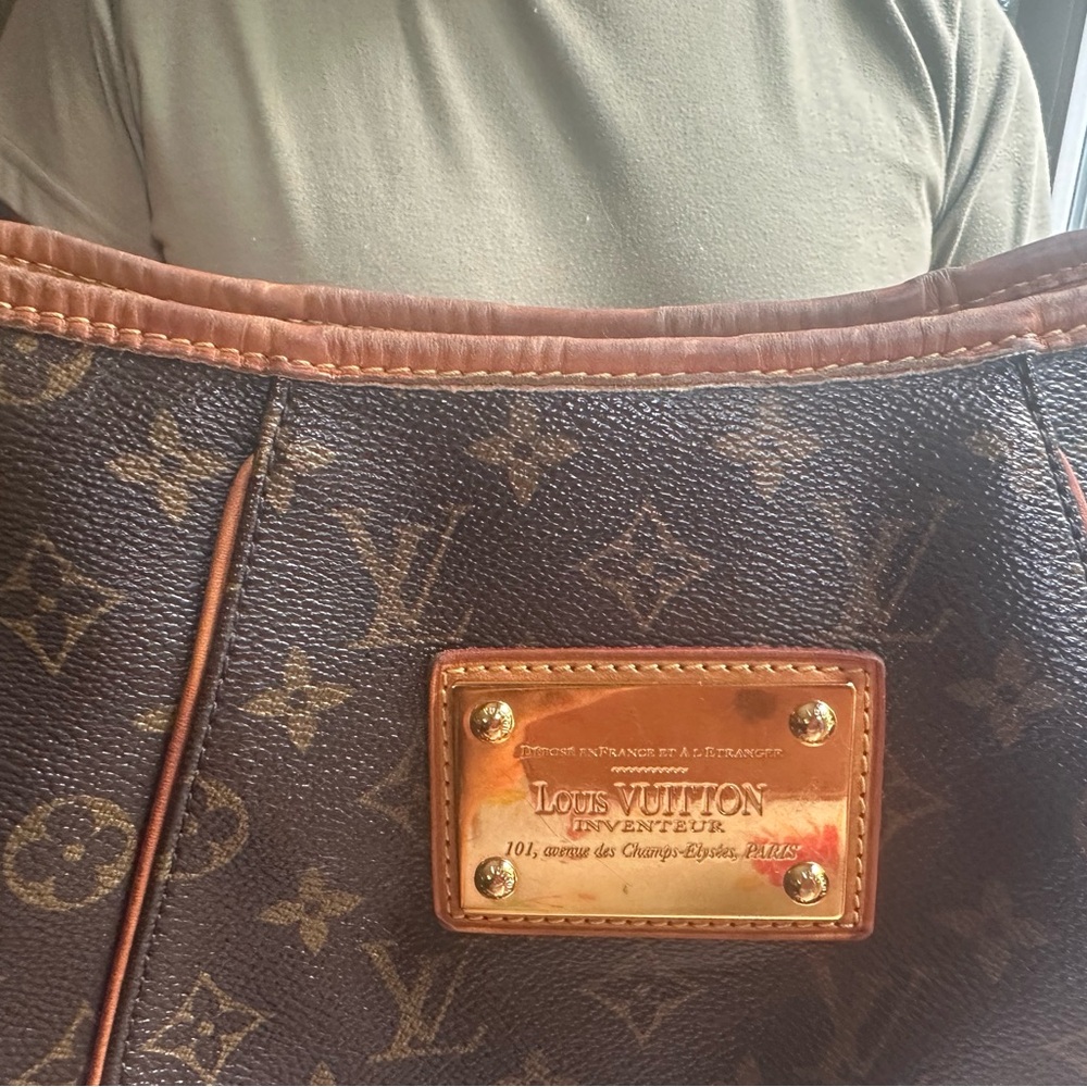 Louis Vuitton Classic Monogram Galleria. - Picture 2 of 10